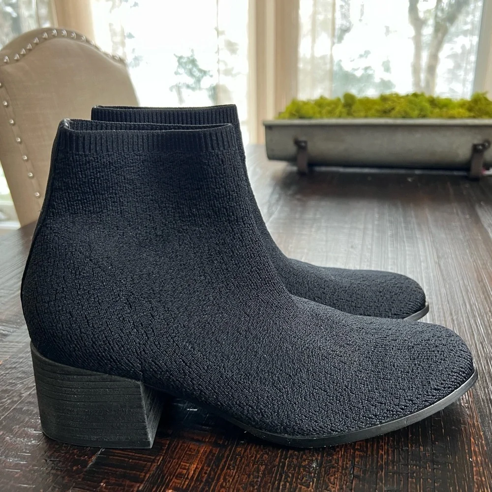 Eileen Fisher Paron Crepe Black Stretch Slip on Bootie Size 8.5 Block Heel